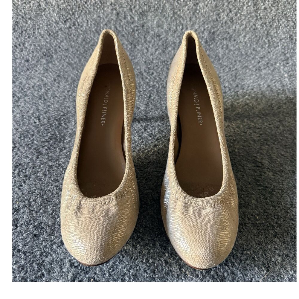 Donald J Pliner Beige Textured Leather Slip-On Round Toe Stiletto Pump 7.5M
